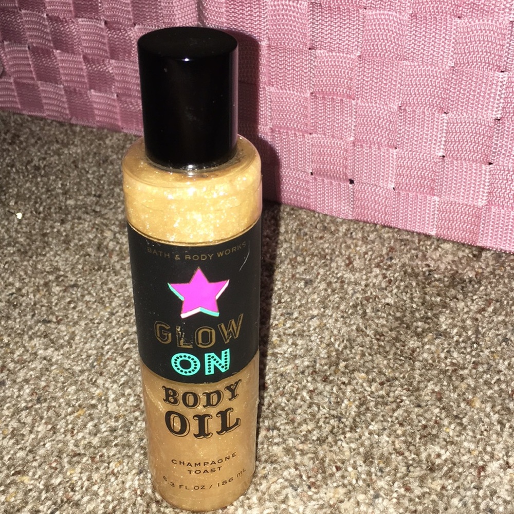 Champagne toast from bath and body works. Never used.